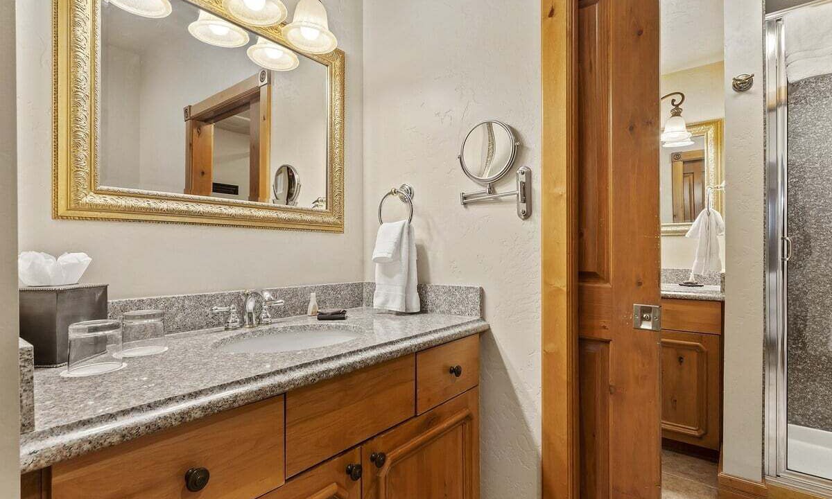 Photo of Bathroom in Midway