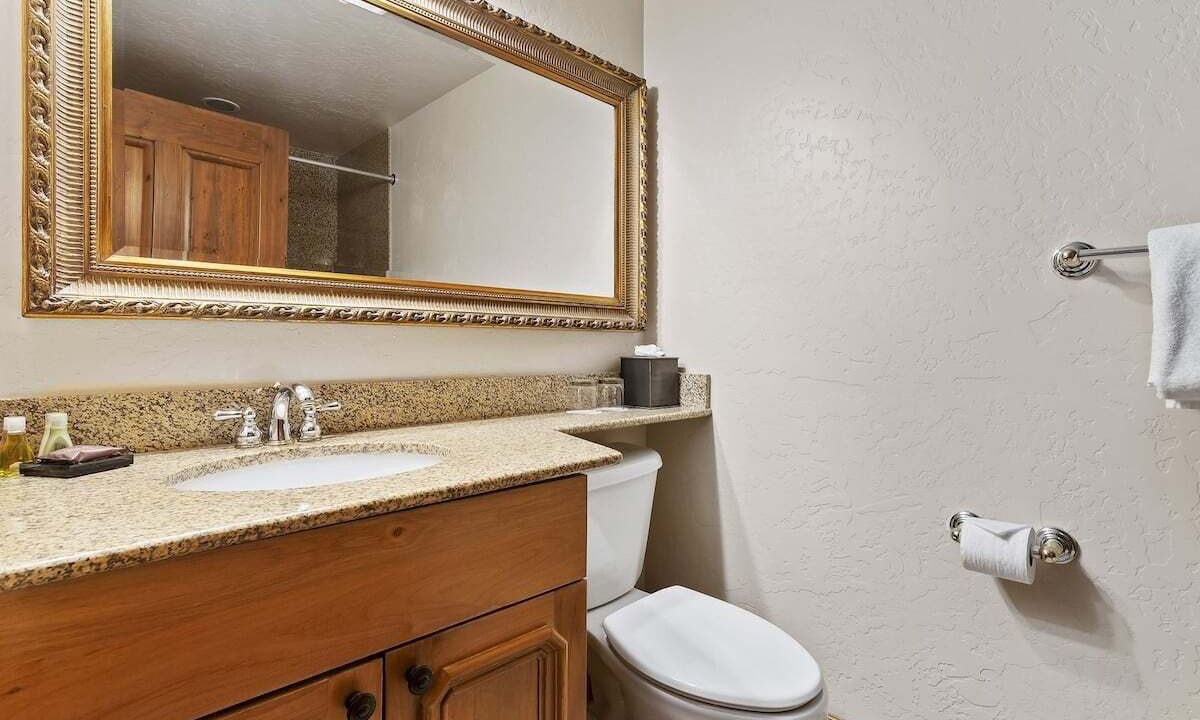 Photo of Bathroom in Midway
