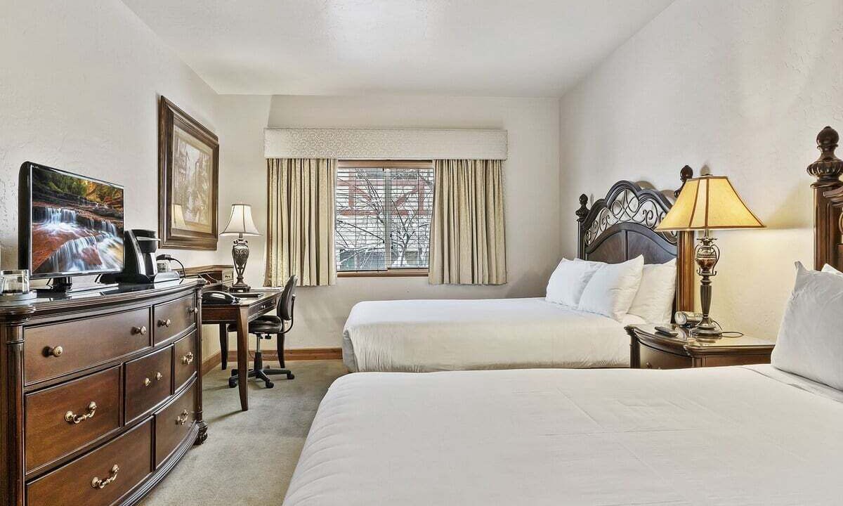 Photo of Bedroom in Midway