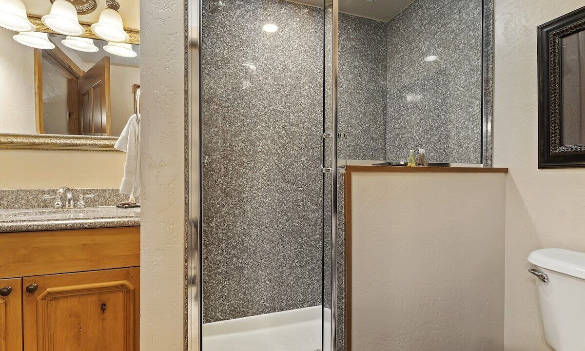 Photo of Bathroom in Midway