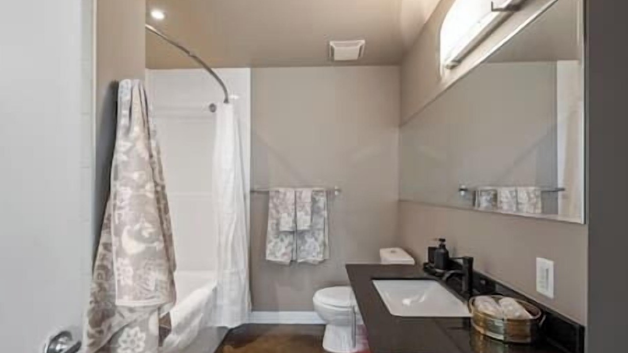 Photo of Bathroom in Victoria Park