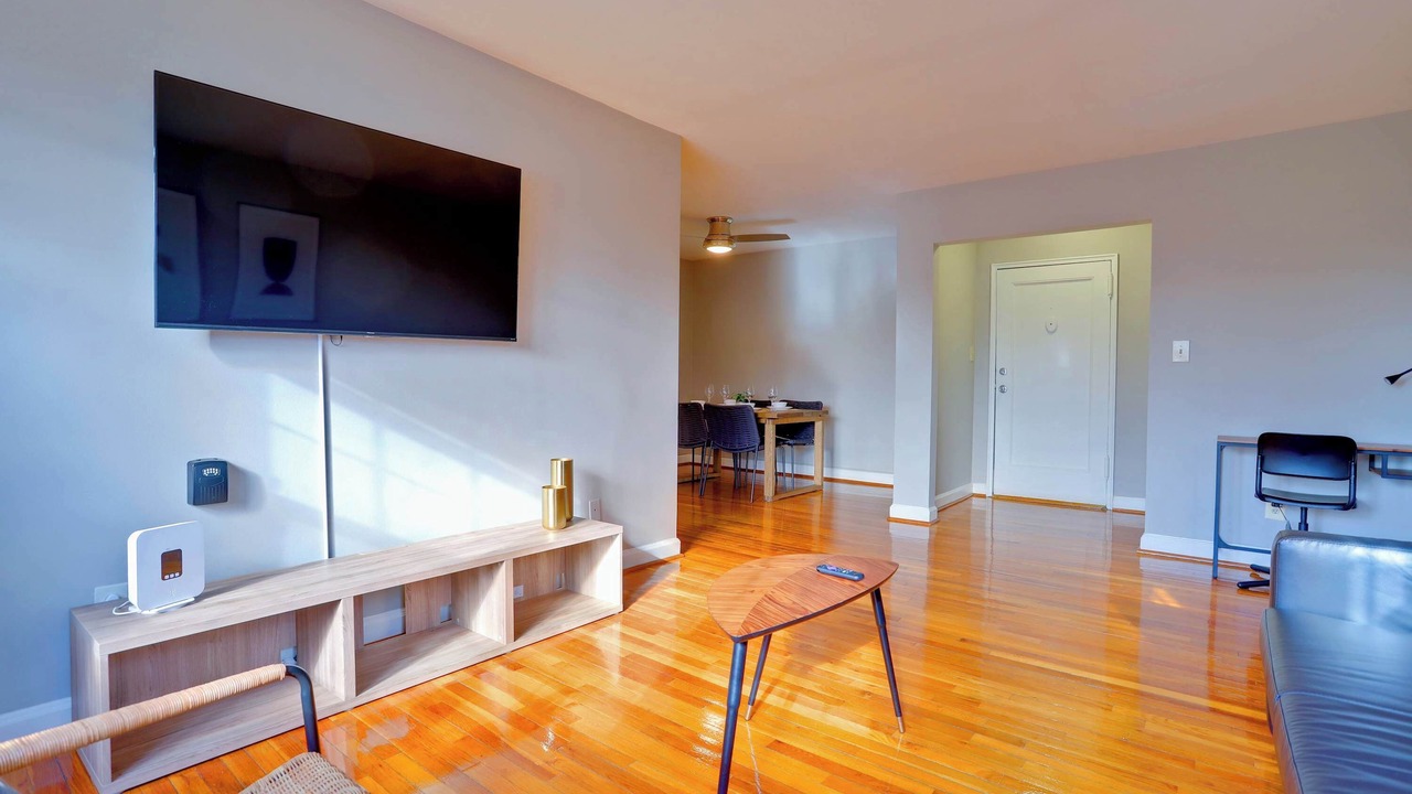 Photo of Livingroom in Northeast Alexandria