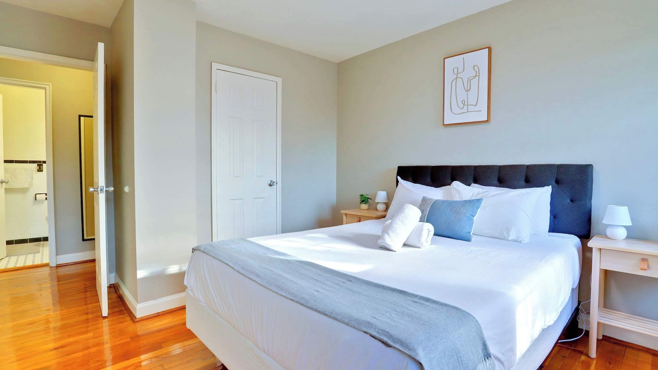 Photo of Bedroom in Northeast Alexandria