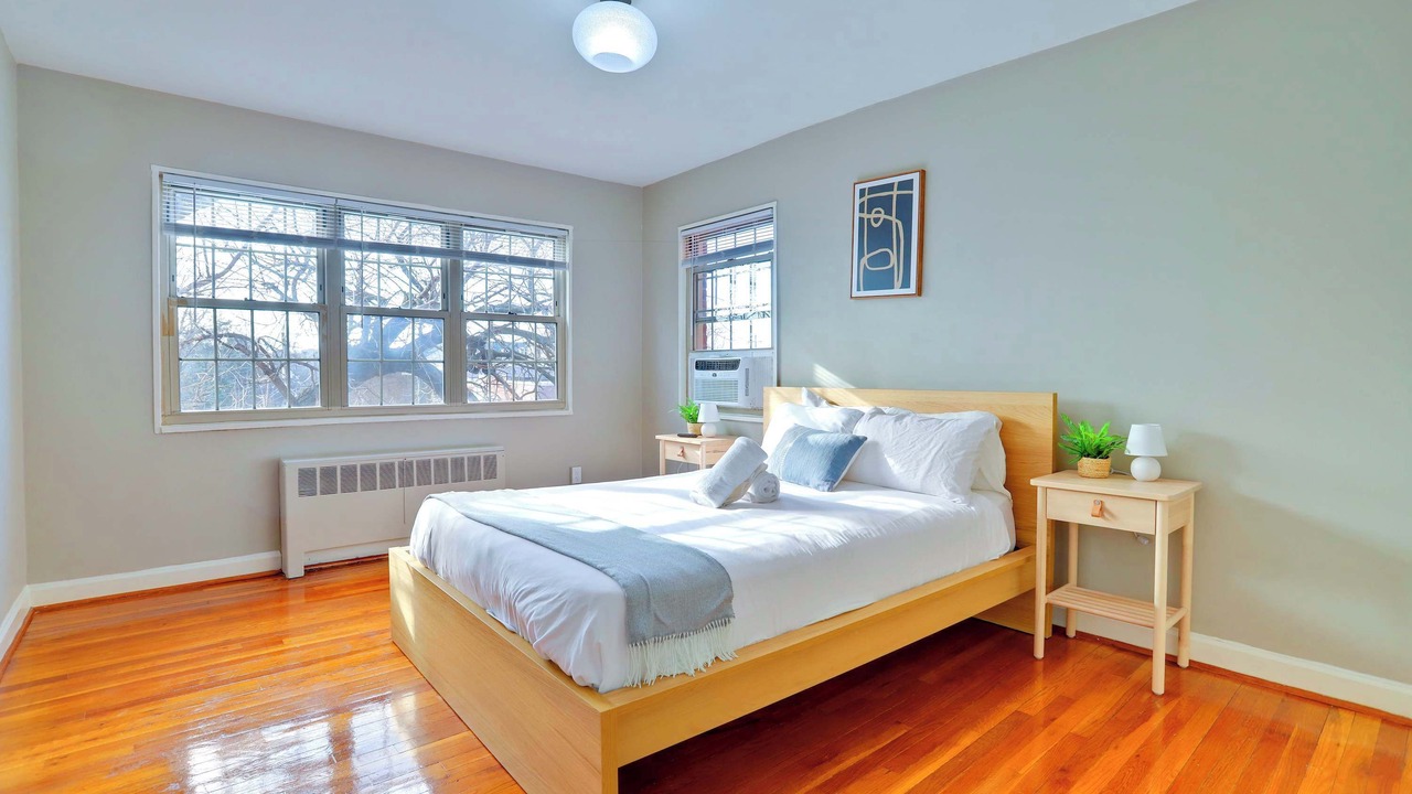Photo of Bedroom in Northeast Alexandria