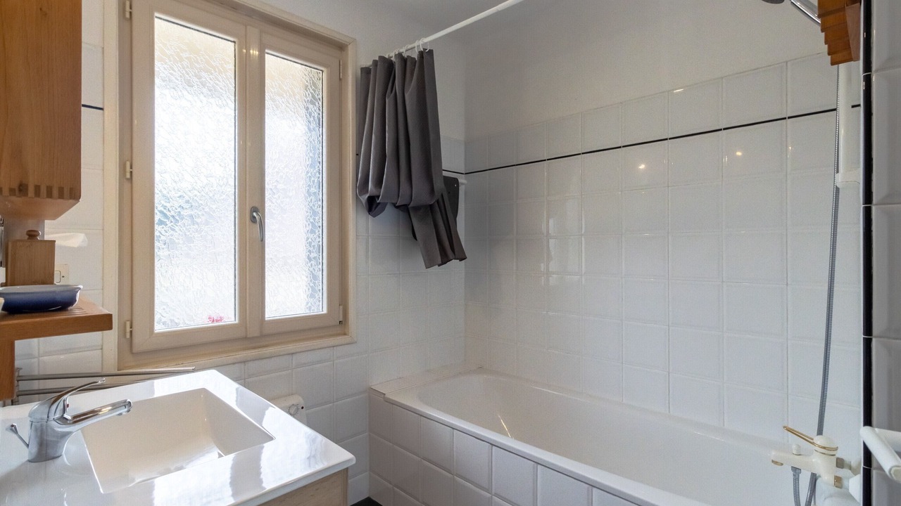 Photo of Bathroom in Saint-Julien-de-Lampon
