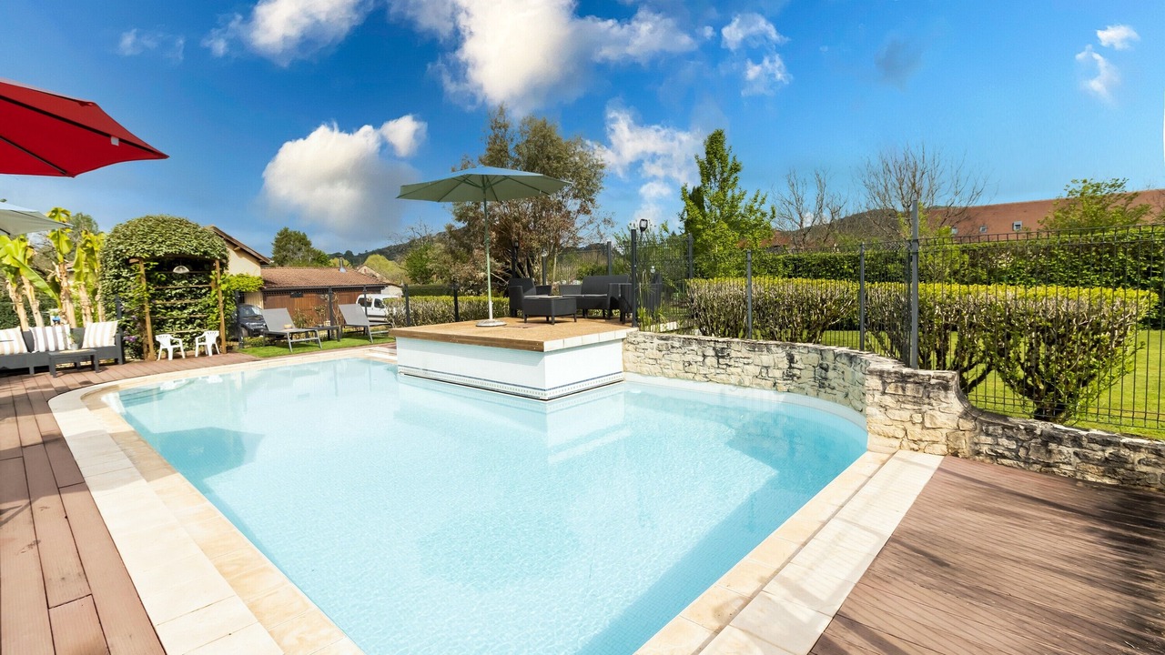 Photo of Outdoor in Saint-Julien-de-Lampon