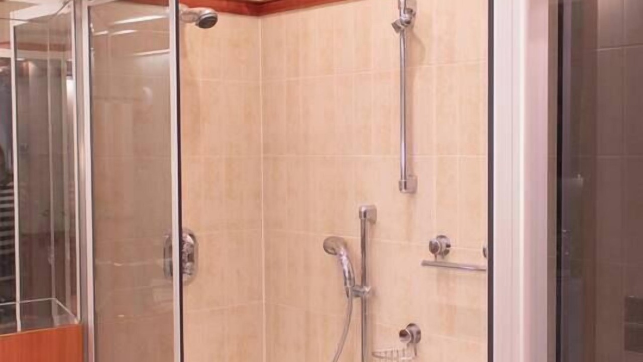 Photo of Bathroom in Gif-sur-Yvette