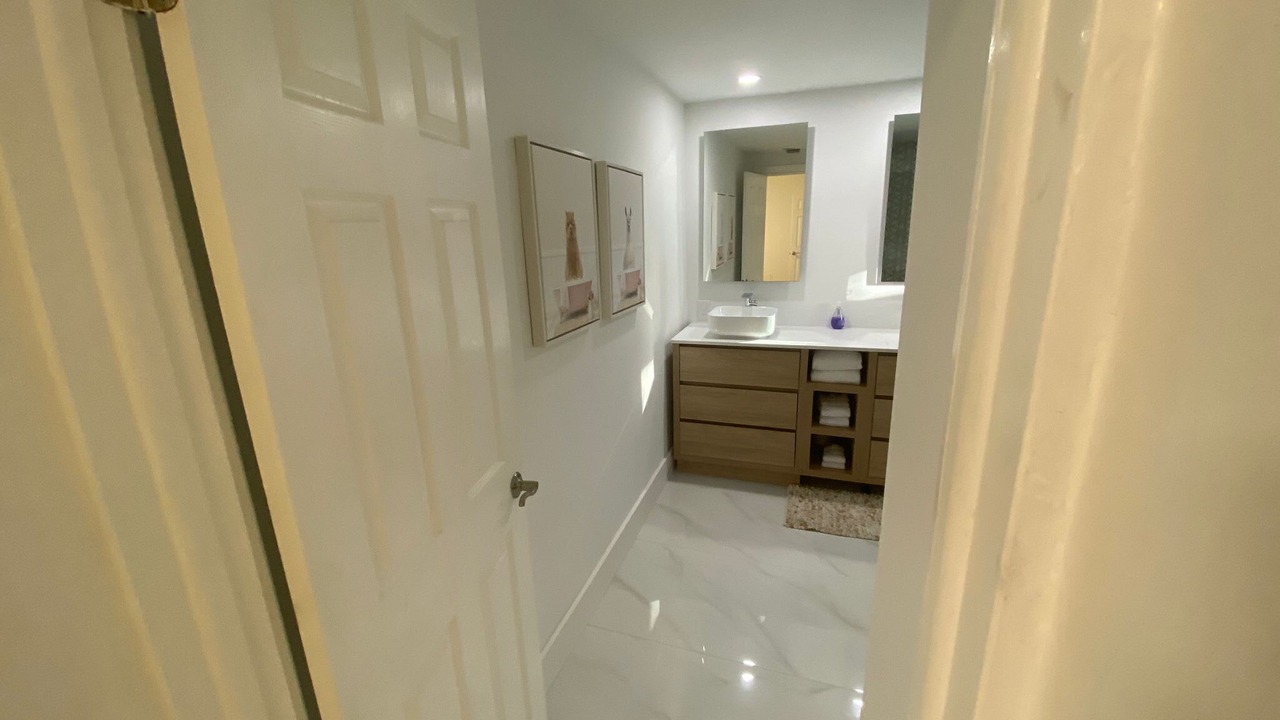 Photo of Bathroom in Biscayne Park