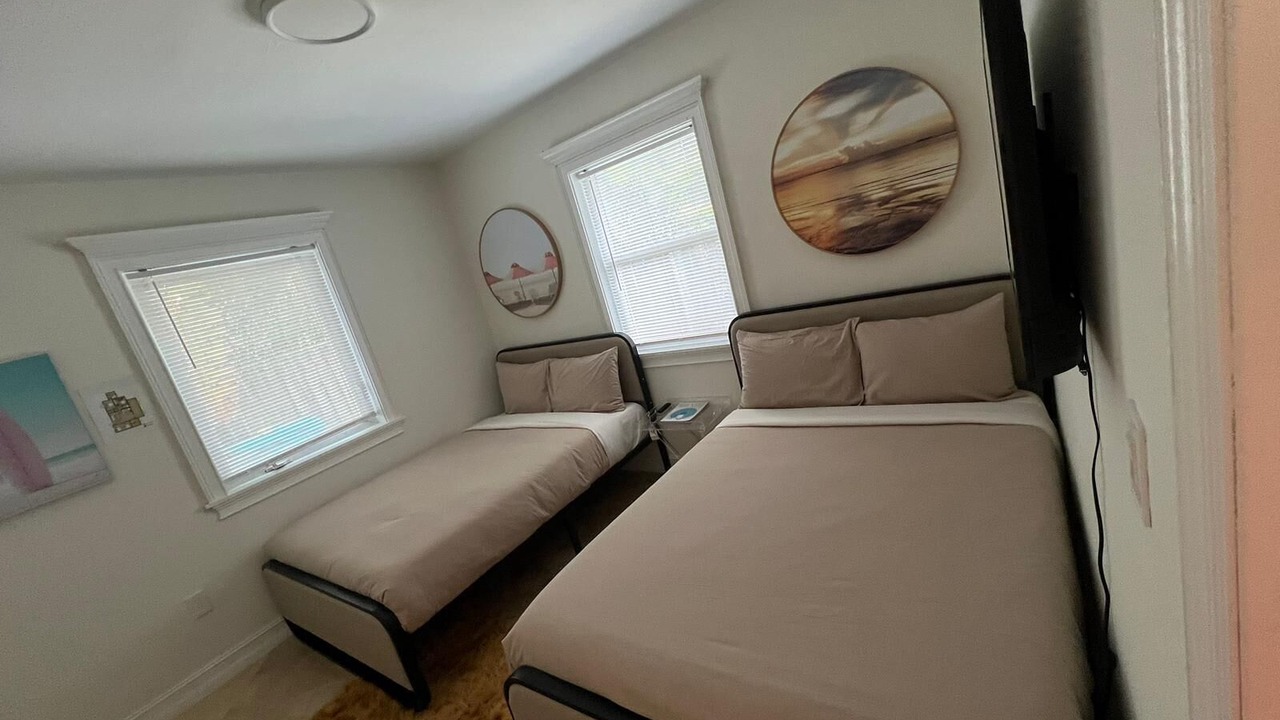 Photo of Bedroom in Biscayne Park