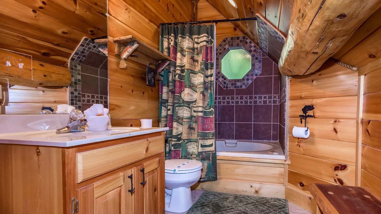 Photo of Bathroom in Smoky Mountains