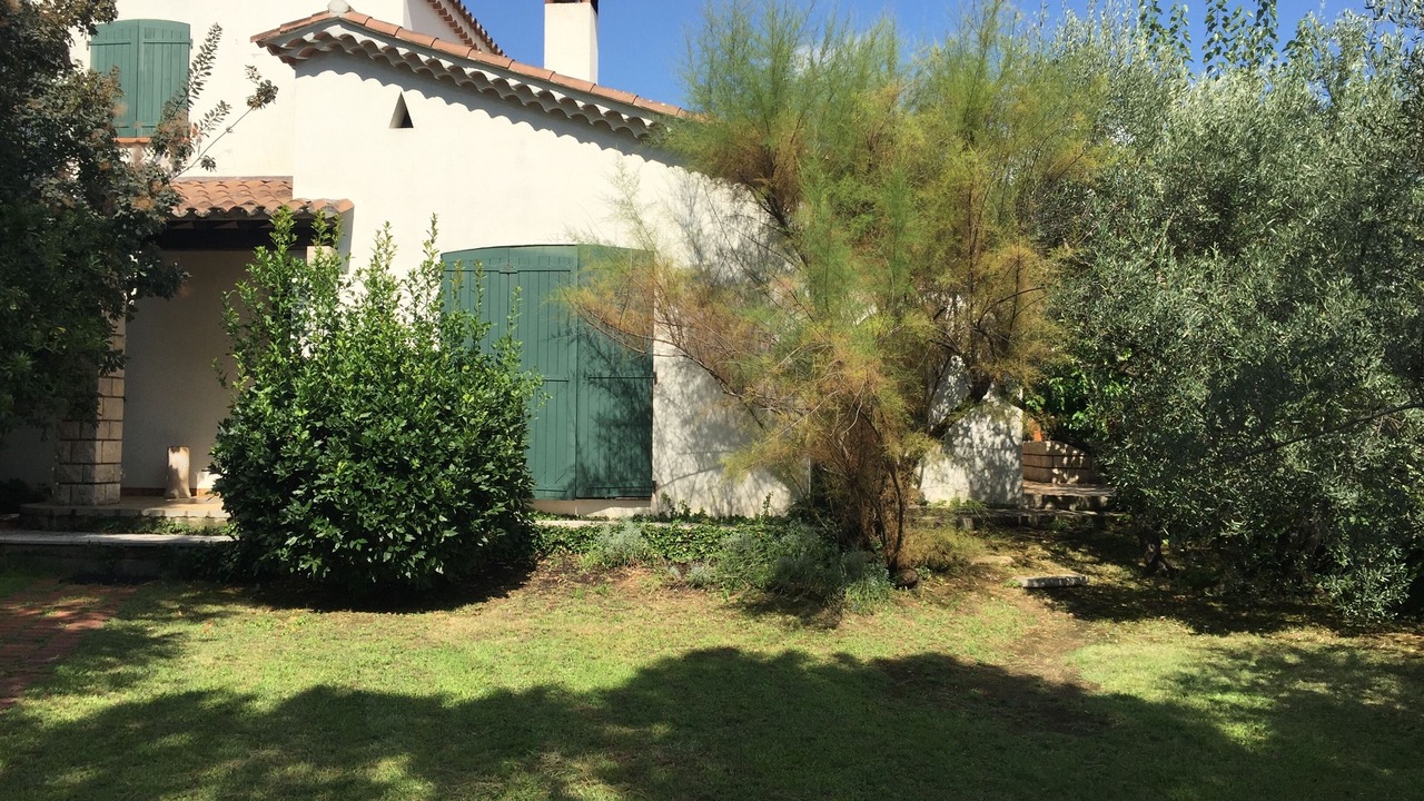 Photo of Outdoor in Ales