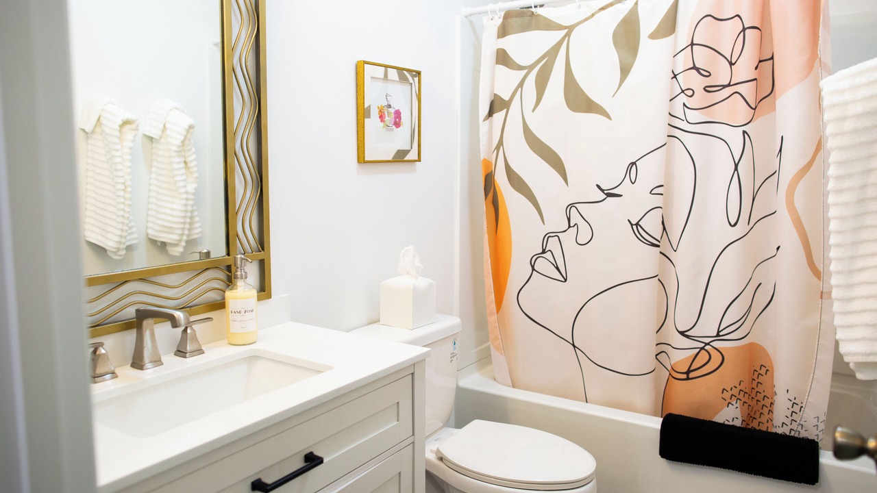 Photo of Bathroom in Urbandale