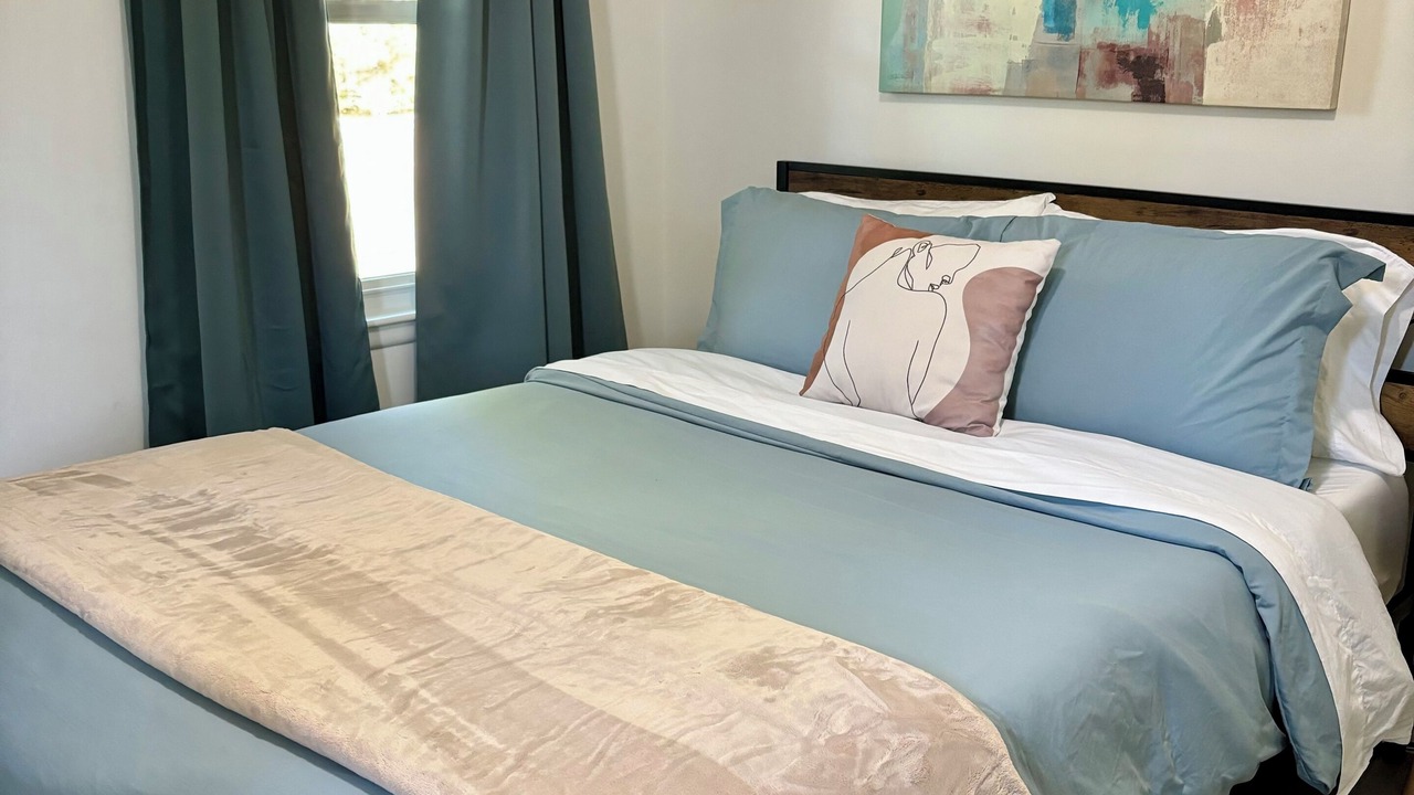 Photo of Bedroom in Urbandale