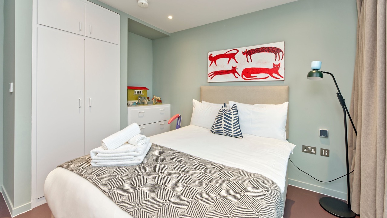 Photo of Bedroom in Poplar