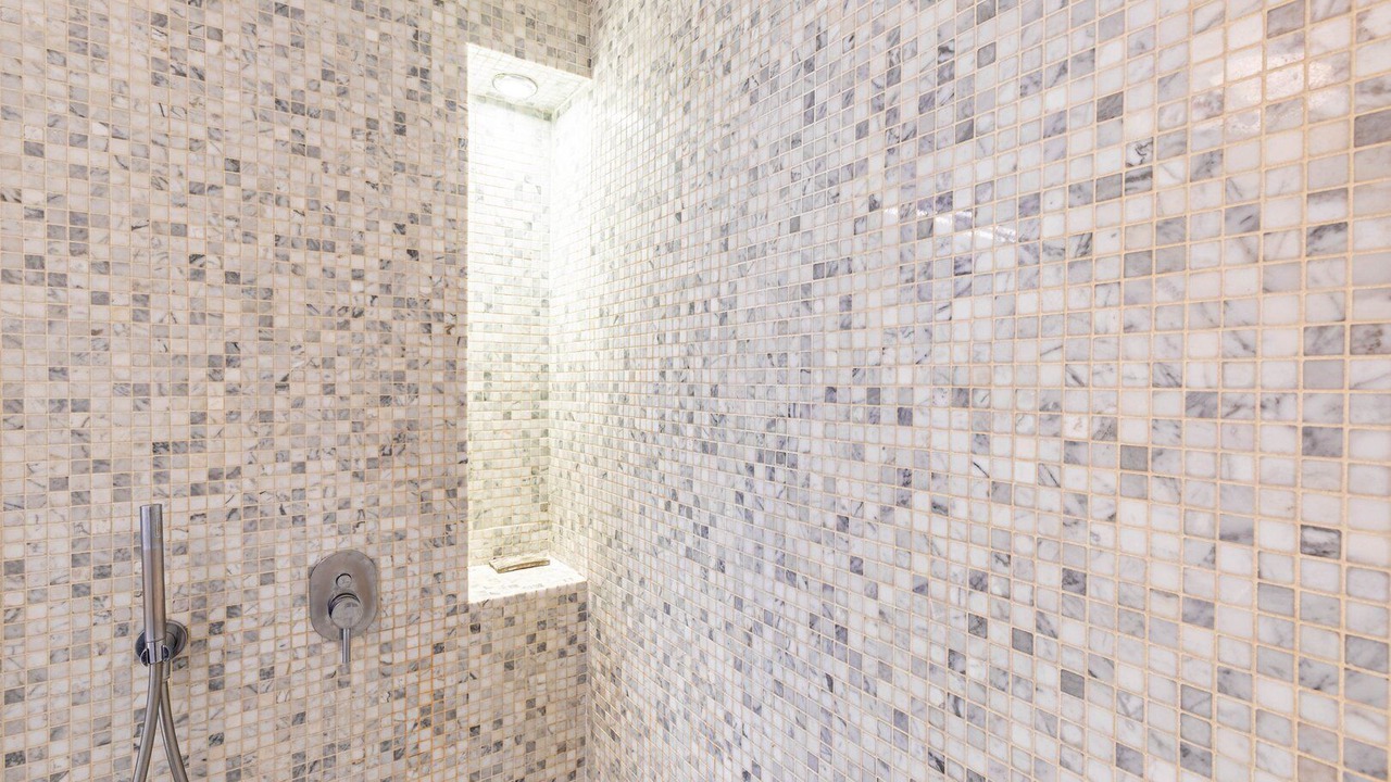 Photo of Bathroom in Gare