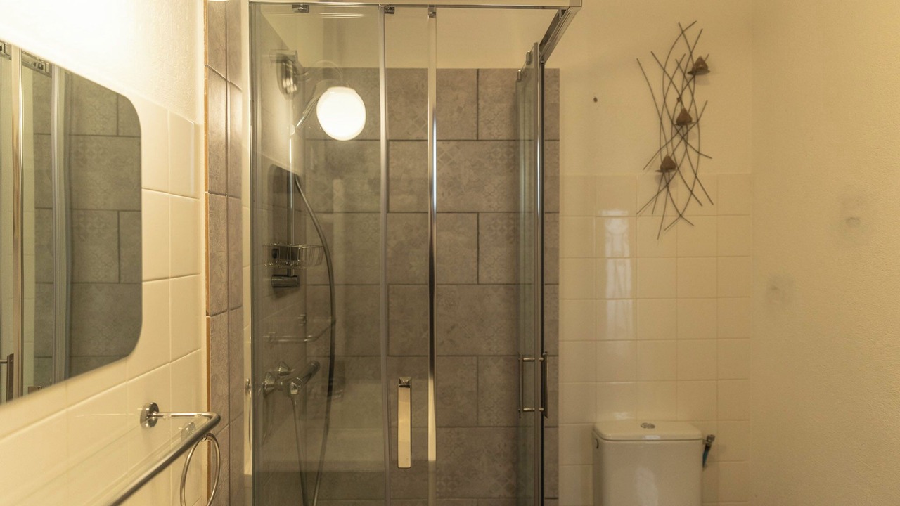 Photo of Bathroom in Eyragues
