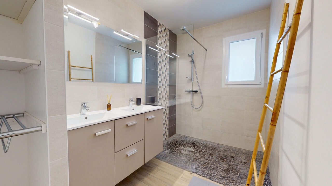 Photo of Bathroom in Saint-Gilles-Croix-de-Vie
