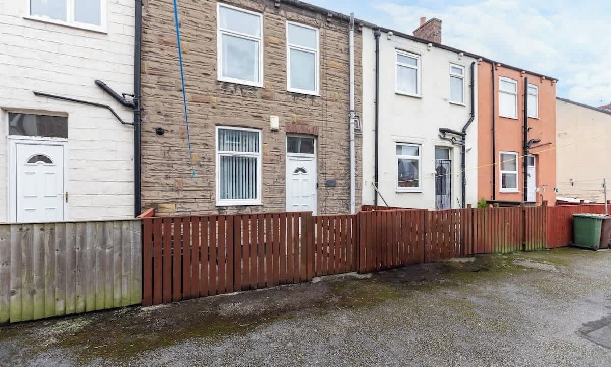 Photo of Outdoor in Purston Jaglin