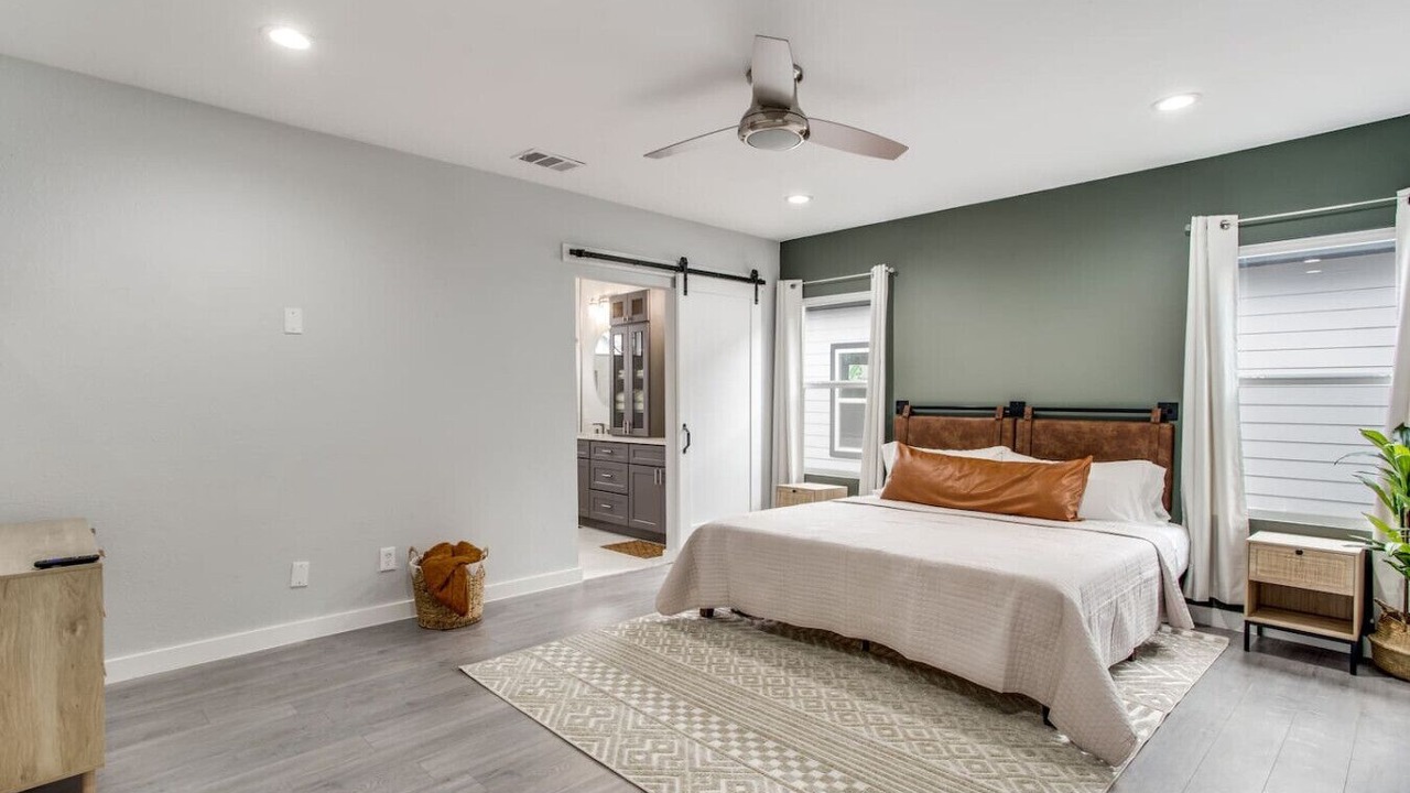Photo of Bedroom in Oak Cliff