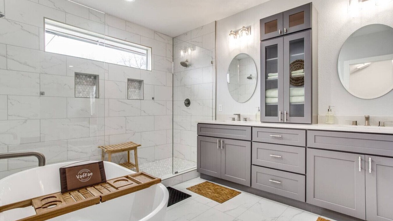 Photo of Bathroom in Oak Cliff