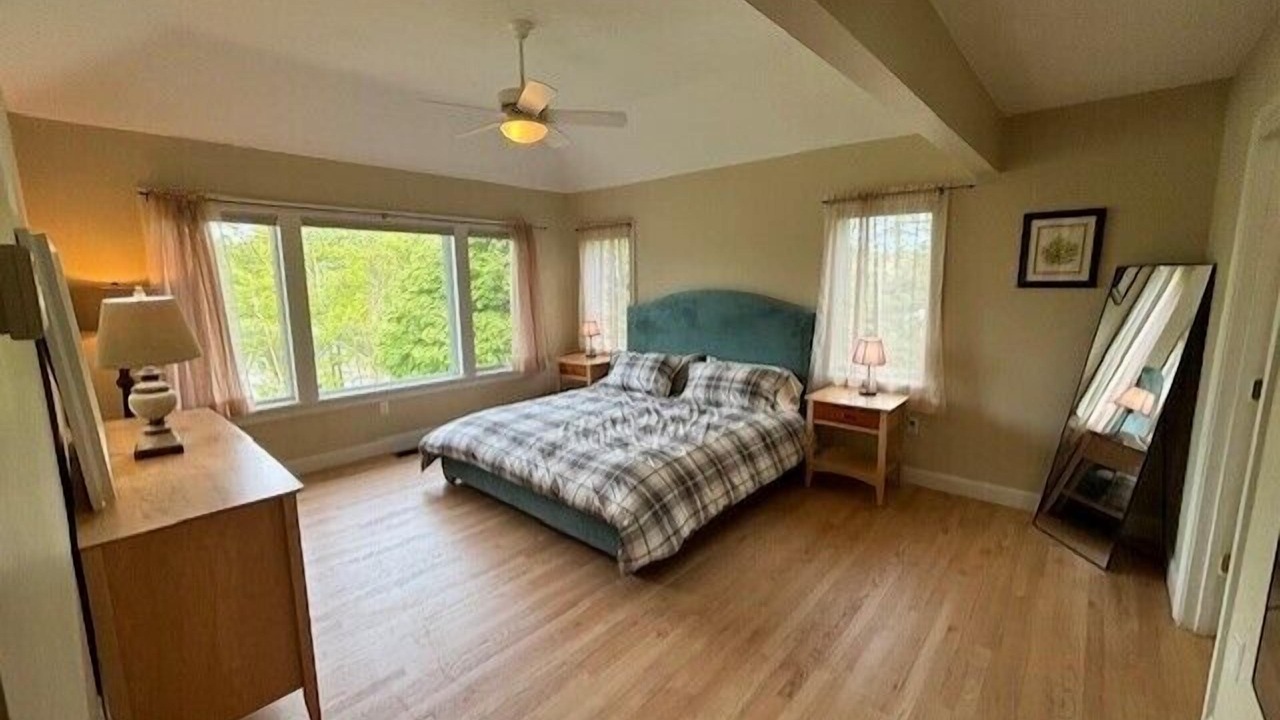 Photo of Others in Meredith