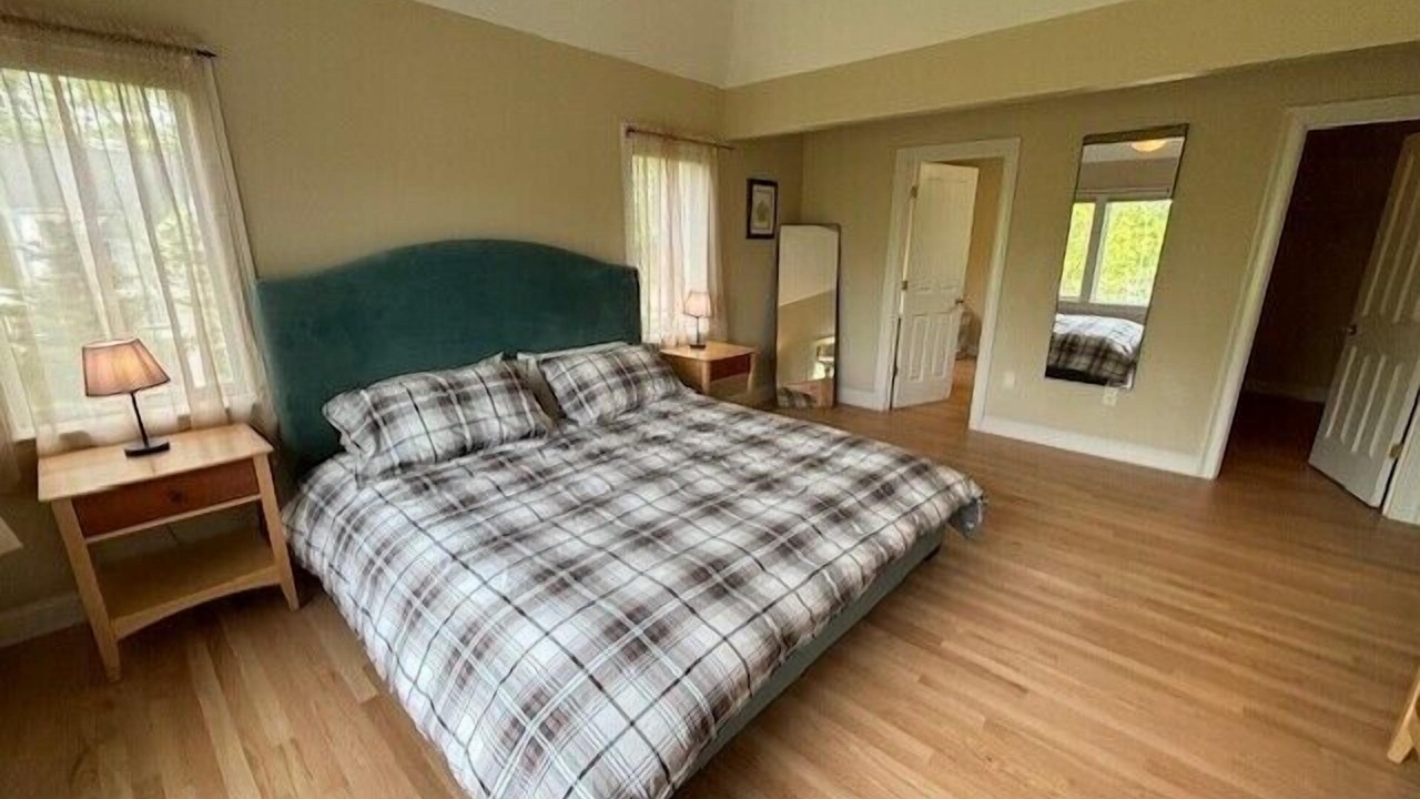 Photo of Others in Meredith