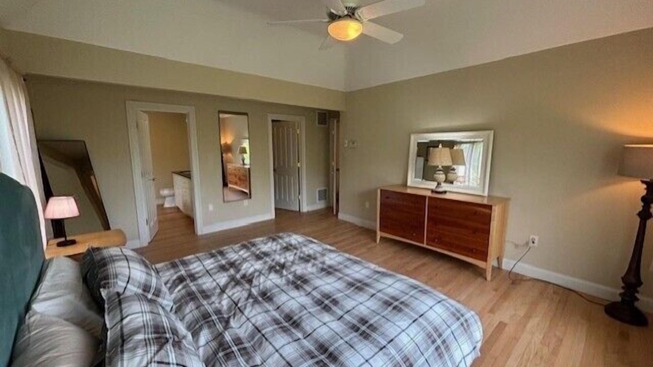 Photo of Others in Meredith