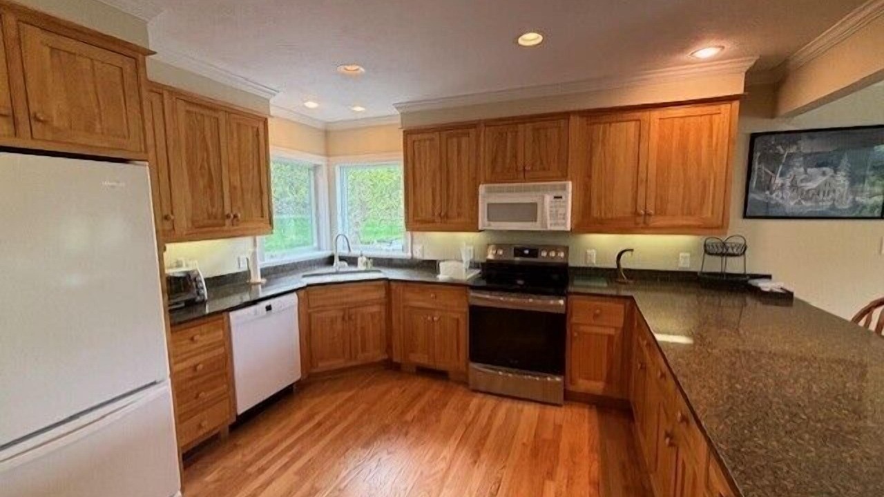 Photo of Others in Meredith