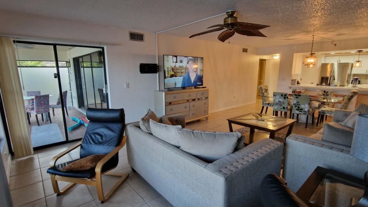 Photo of Livingroom in Gulf Gate Estates