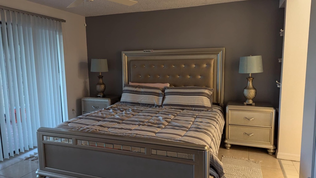 Photo of Bedroom in Gulf Gate Estates