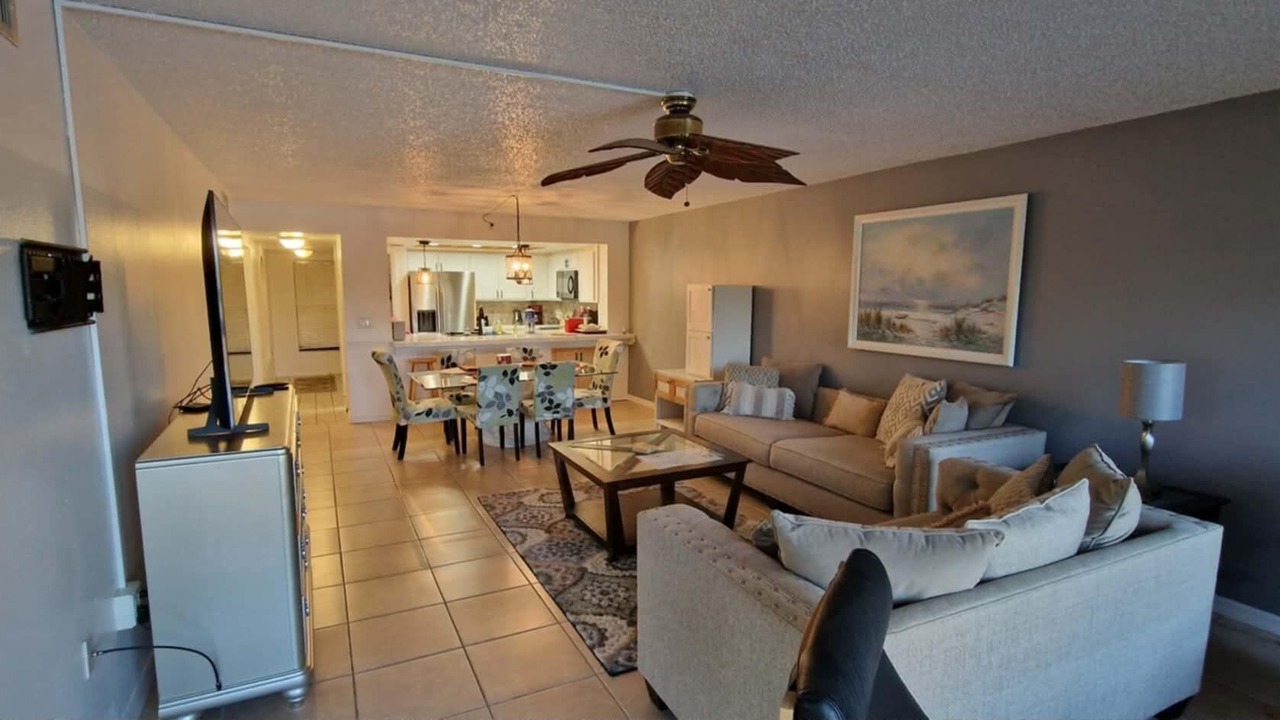 Photo of Livingroom in Gulf Gate Estates
