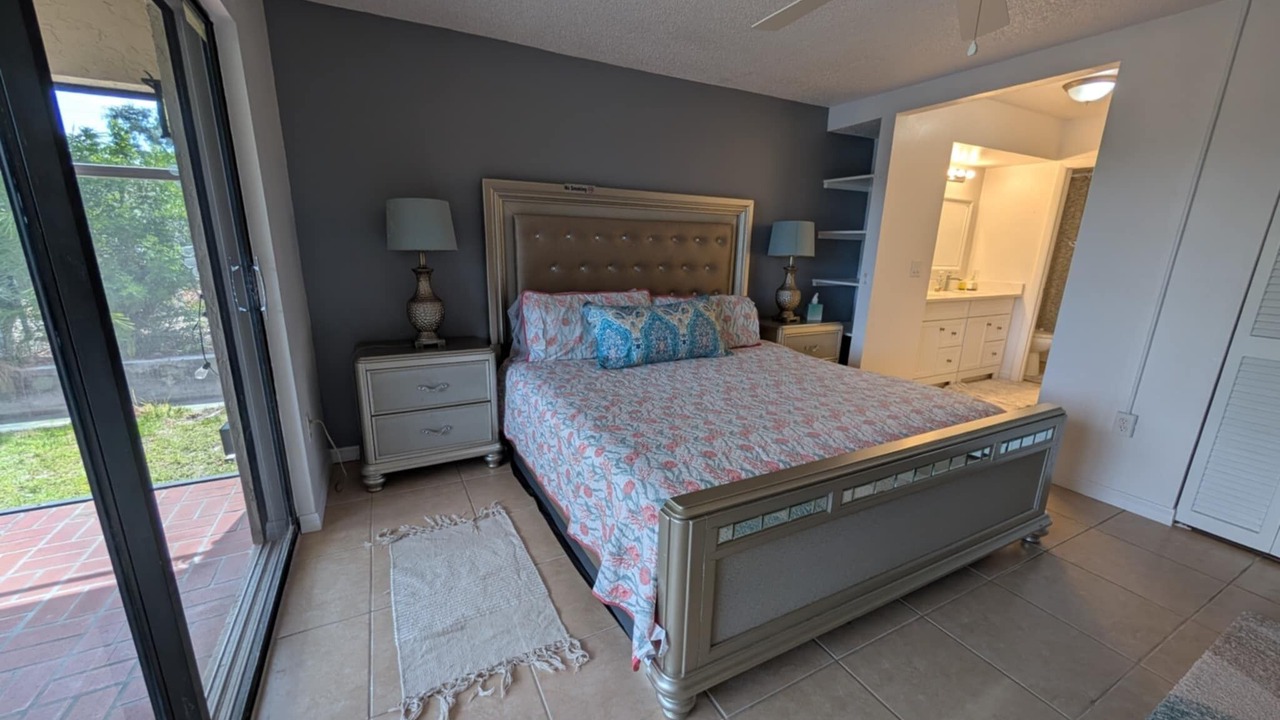 Photo of Bedroom in Gulf Gate Estates