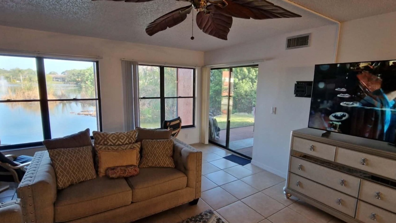 Photo of Livingroom in Gulf Gate Estates
