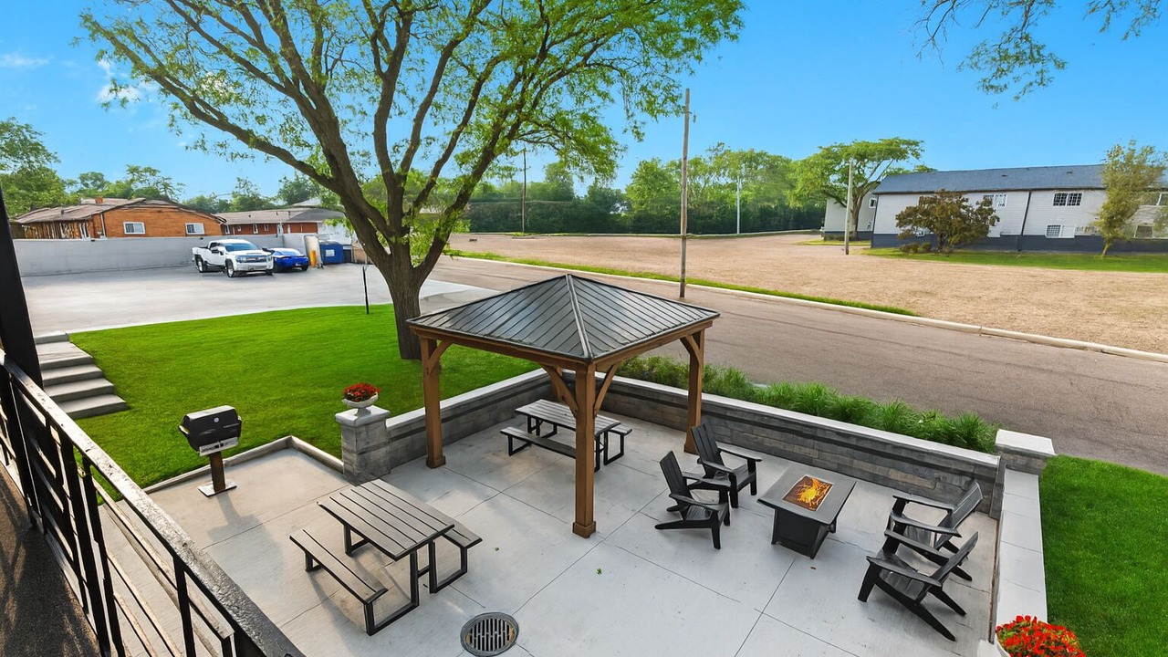 Photo of Outdoor in Royal Oak