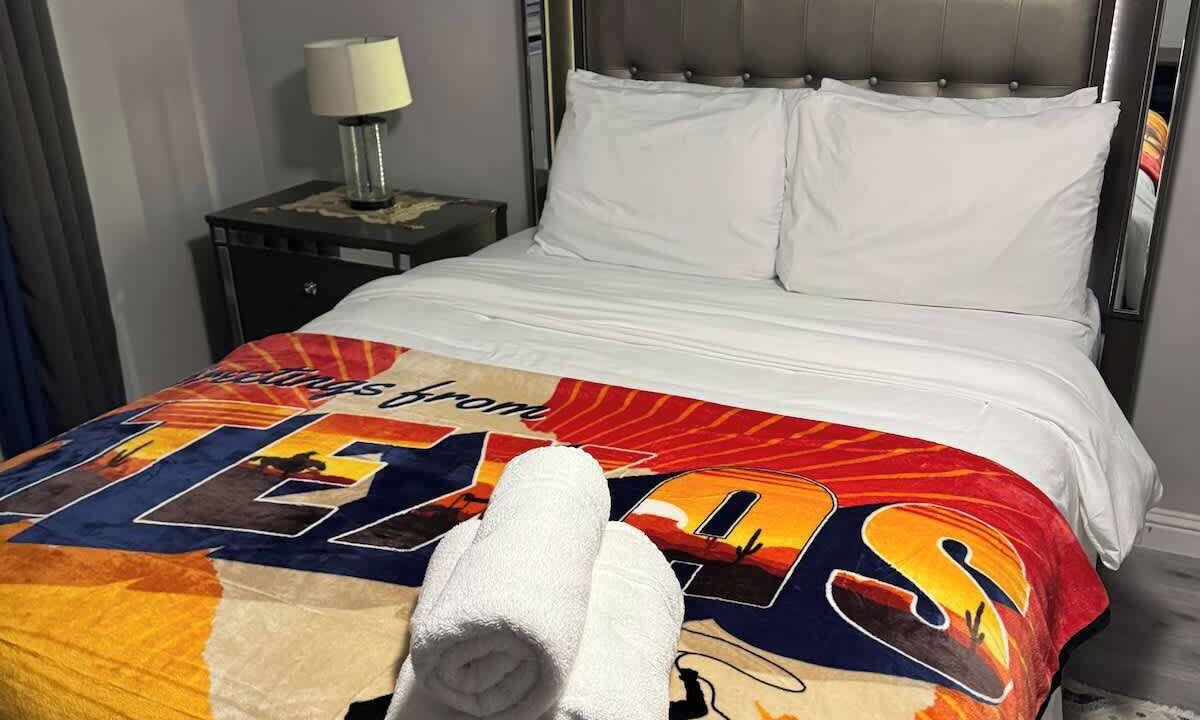Photo of Bedroom in Garland