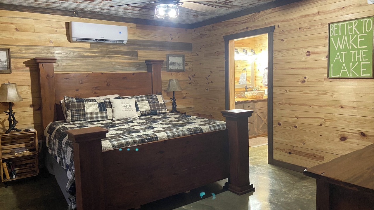 Photo of Bedroom in Oil City
