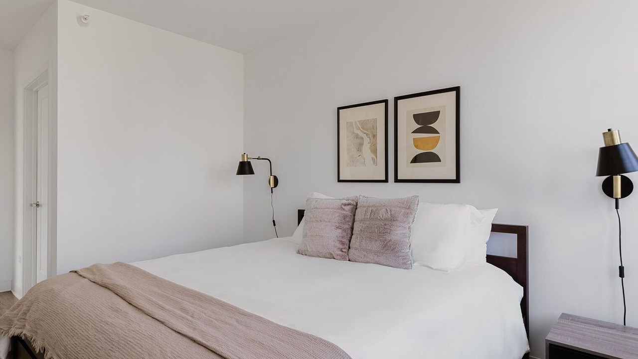 Photo of Bedroom in Near North Side