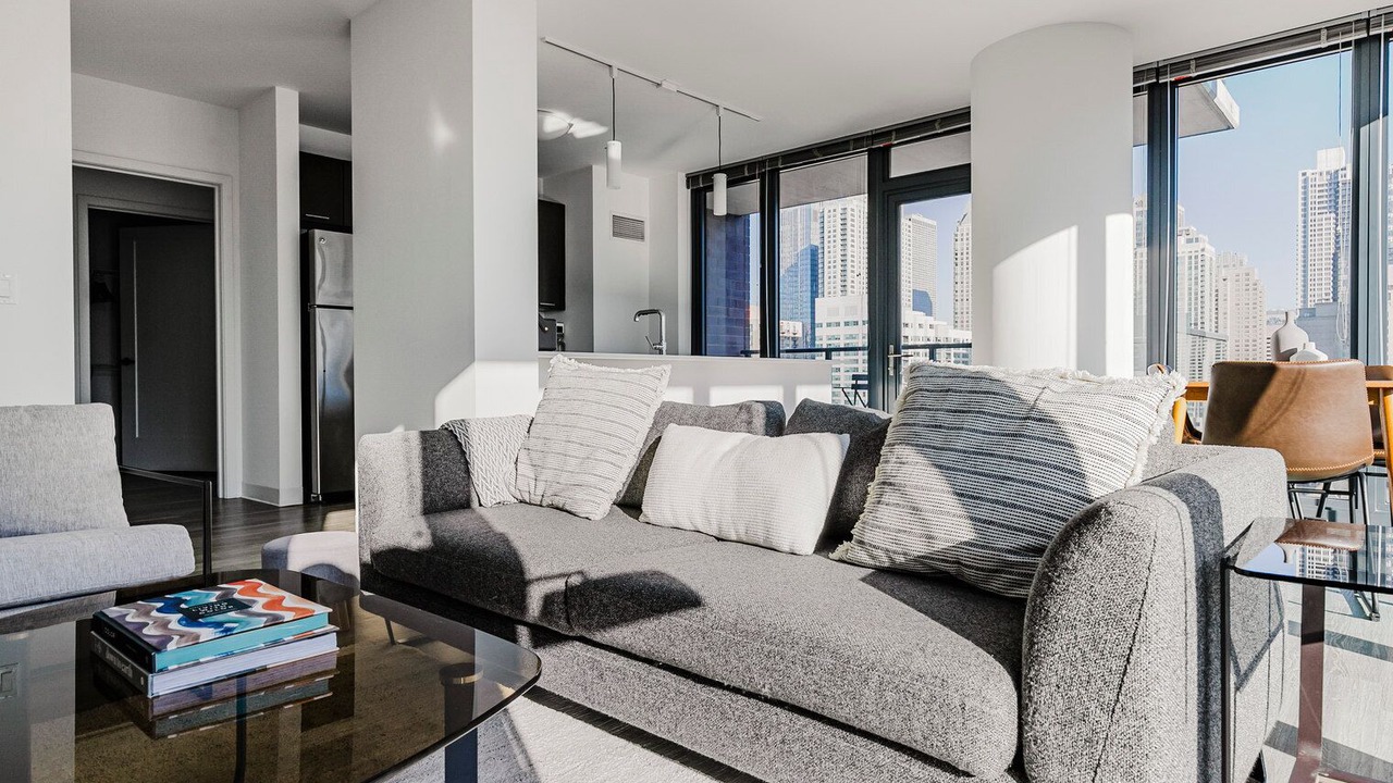 Photo of Livingroom in Near North Side