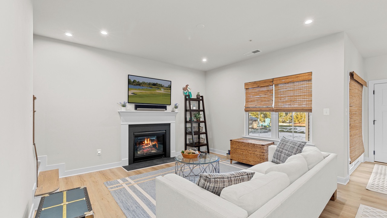 Photo of Livingroom in Bayside