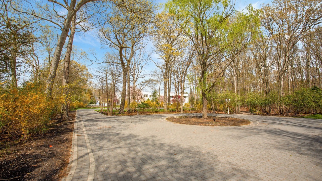 Photo of Outdoor in Belle Terre