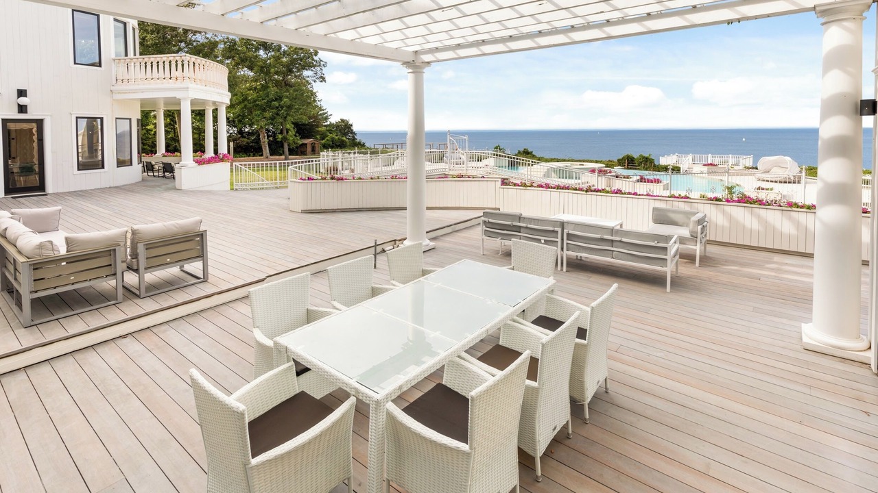 Photo of Outdoor in Belle Terre