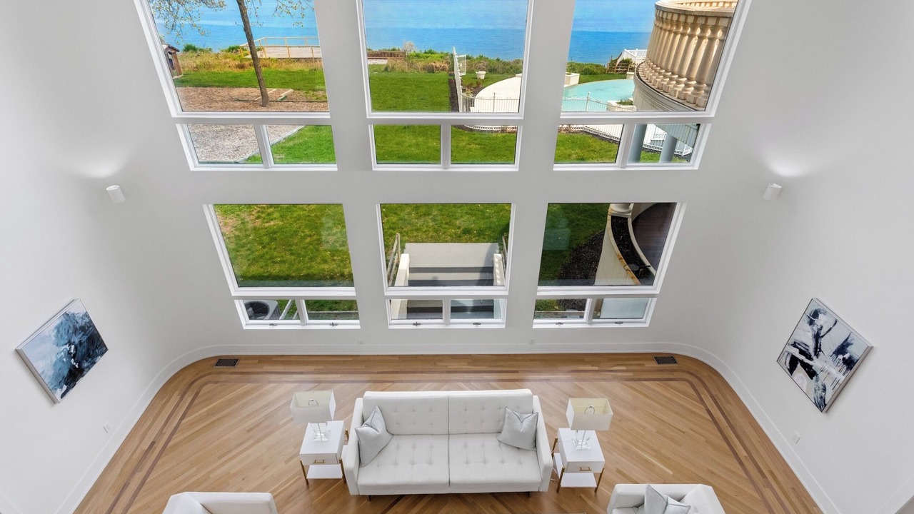 Photo of Livingroom in Belle Terre