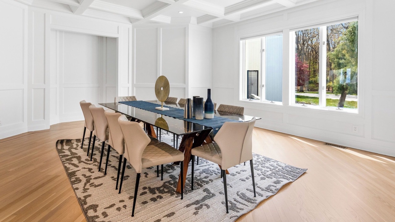 Photo of Others in Belle Terre