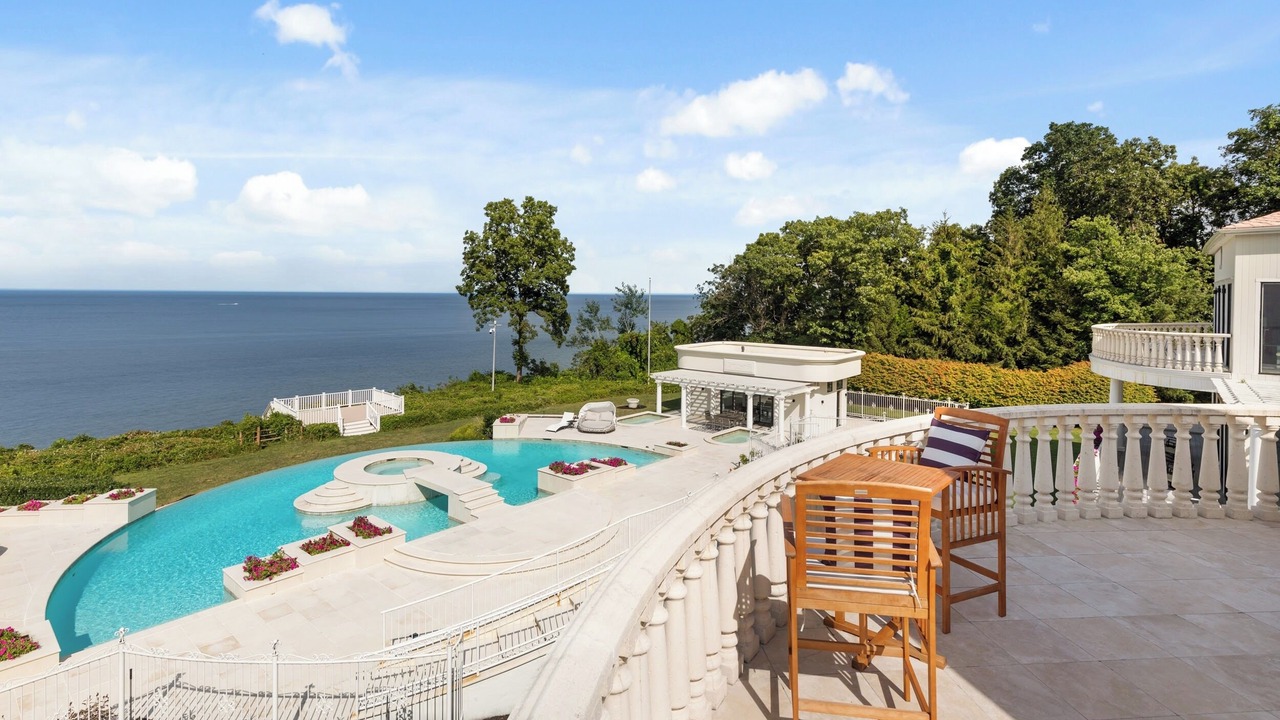 Photo of Outdoor in Belle Terre