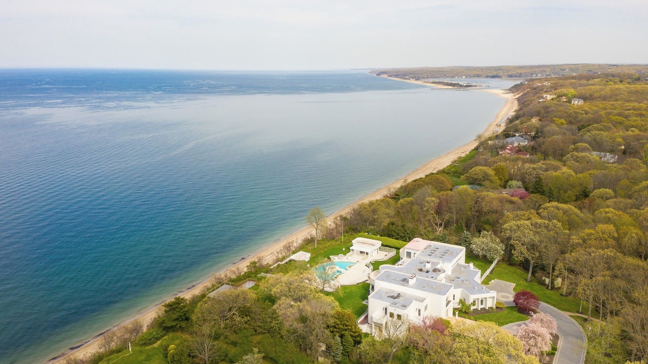 Photo of Outdoor in Belle Terre