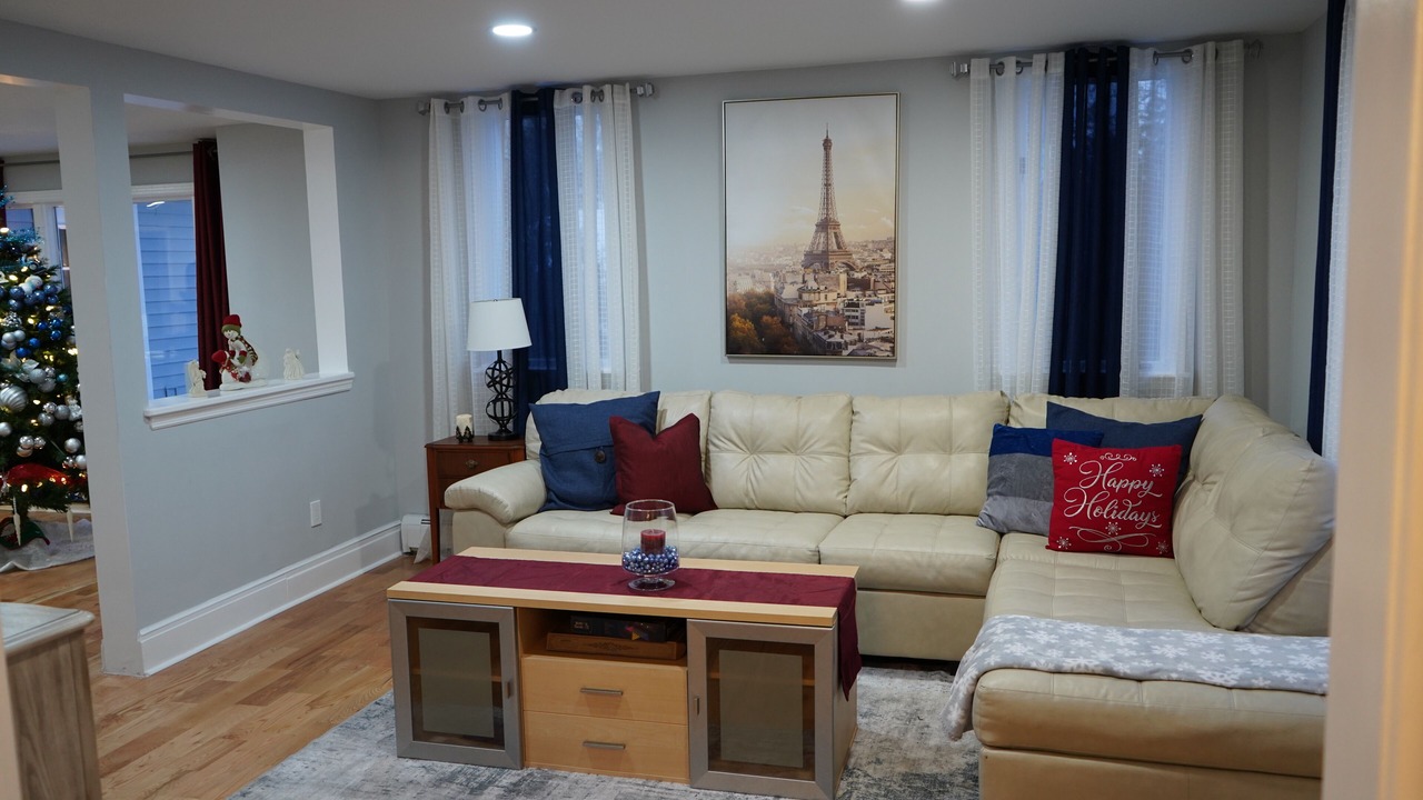 Photo of Livingroom in Utica