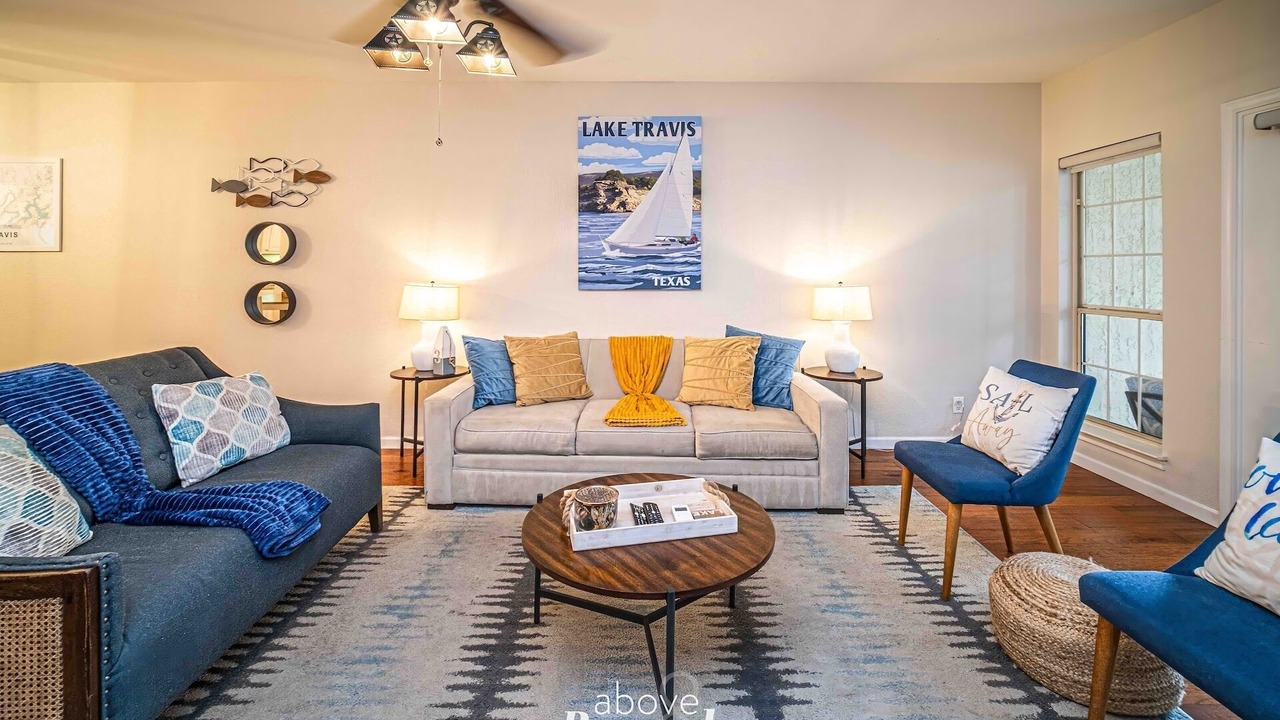 Photo of Livingroom in Highland Lake Estates