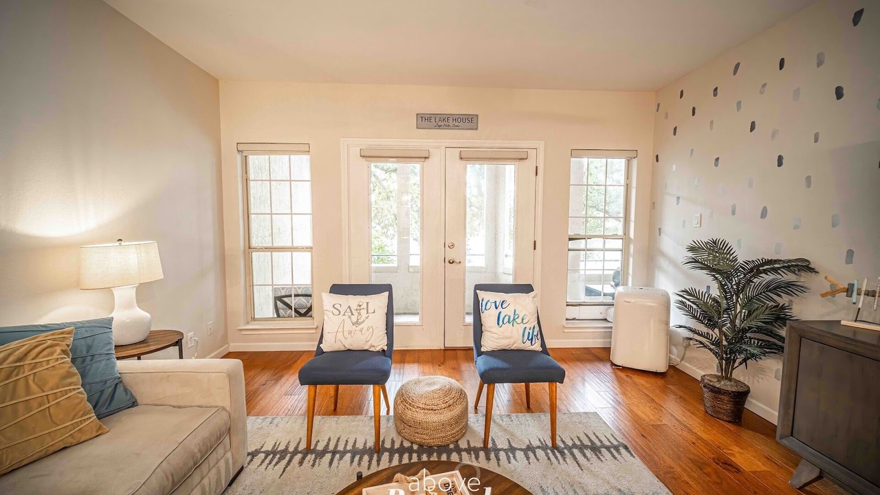 Photo of Livingroom in Highland Lake Estates