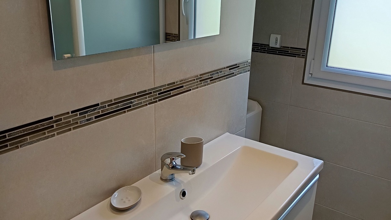 Photo of Bathroom in Ablon