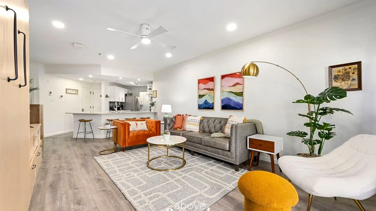 Photo of Livingroom in Highland Lake Estates